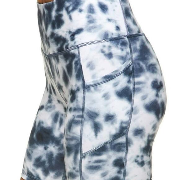 WOMEN'S Gaiam Compressive Tie-Dye High Waist Active Shorts - MEDIUM - Picture 3 of 3